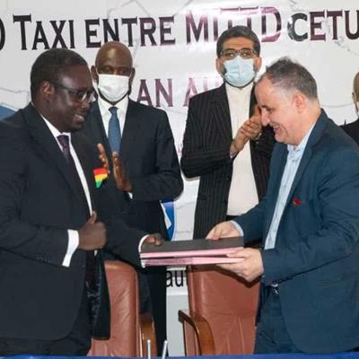 از رکورد تولید ۱۰ ساله در سنگال عبور خواهیم کرد قرارداد تولید دوهزار تاکسی در سایت سنگال ایران‌خودرو به امضا رسید