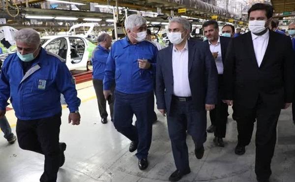 در حاشیه بازدید نظارتی وزیر صمت از روند تولید و تحویل خودرو به مشتریان مطرح شد تولید ایران خودرو به ۲۹۰۰ دستگاه در روز می‌رسد