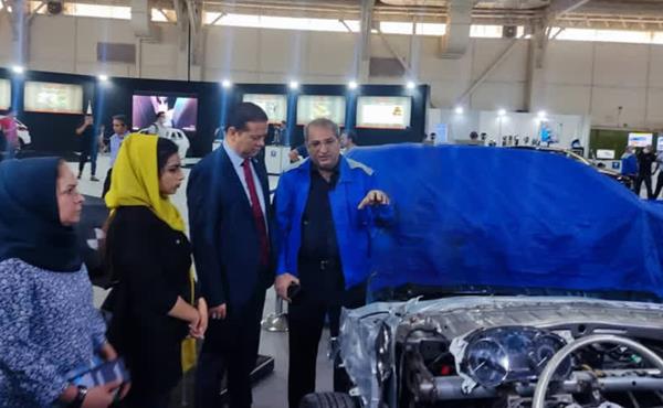 تمجید سفیر نیکاراگوئه از طراحی ری‌را / تحریم مانع توسعه صنعت خودرو ایران نشده است