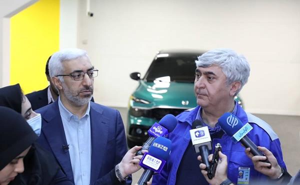 مدیرعامل ایران خودرو خبر داد: عرضه دنا، سورن و رانا به زودی در بورس کالا