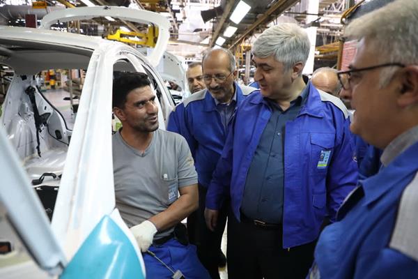 برخورد موشکافانه خطیبی با چالش‌های تولید؛ خطوط تولید در کانون توجه شخص مدیرعامل ایران خودرو