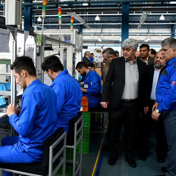خطیبی در بازدید از شرکت ایمن خودرو شرق تاکید کرد: تولید با کیفیت قطعات ایمنی و داخلی‌سازی کامل ایربگ
