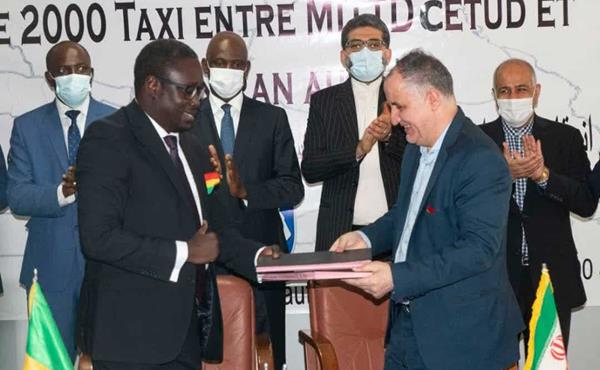 از رکورد تولید ۱۰ ساله در سنگال عبور خواهیم کرد قرارداد تولید دوهزار تاکسی در سایت سنگال ایران‌خودرو به امضا رسید
