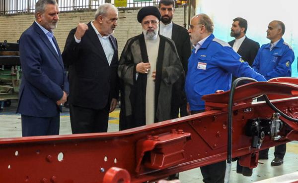 دیدار و گفت‌وگوی رییس‌جمهوری با کارگران ایران خودرو دیزل